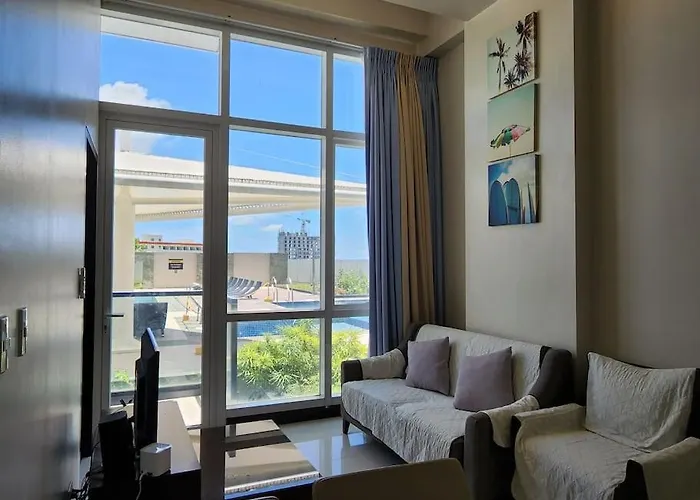 High Ceiling By The Pool With Wi-fi And Netflix Aparthotel