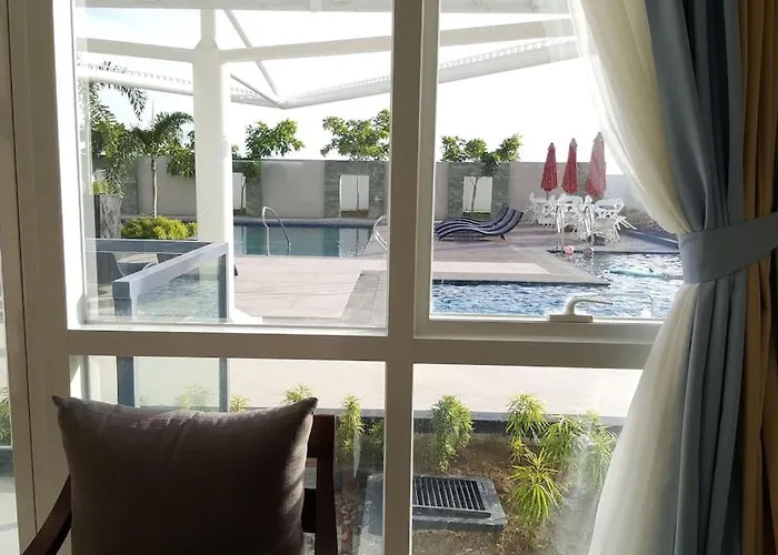 High Ceiling By The Pool With Wi-fi And Netflix Aparthotel 3*