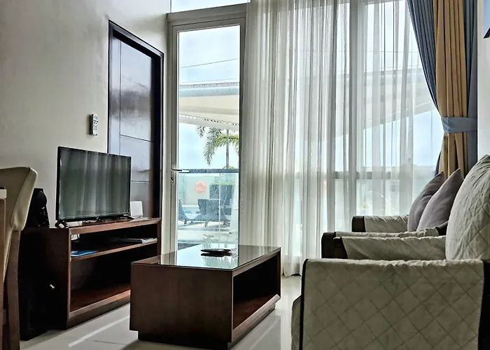 High Ceiling By The Pool With Wi-fi And Netflix Aparthotel Lapu-Lapu City