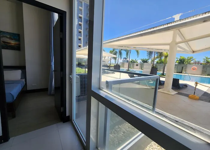 High Ceiling By The Pool With Wi-fi And Netflix Aparthotel